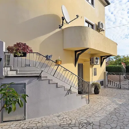 Fuer 5 Personen Ca 45 Qm In Pomer, Istrien Istrische Riviera * بومير